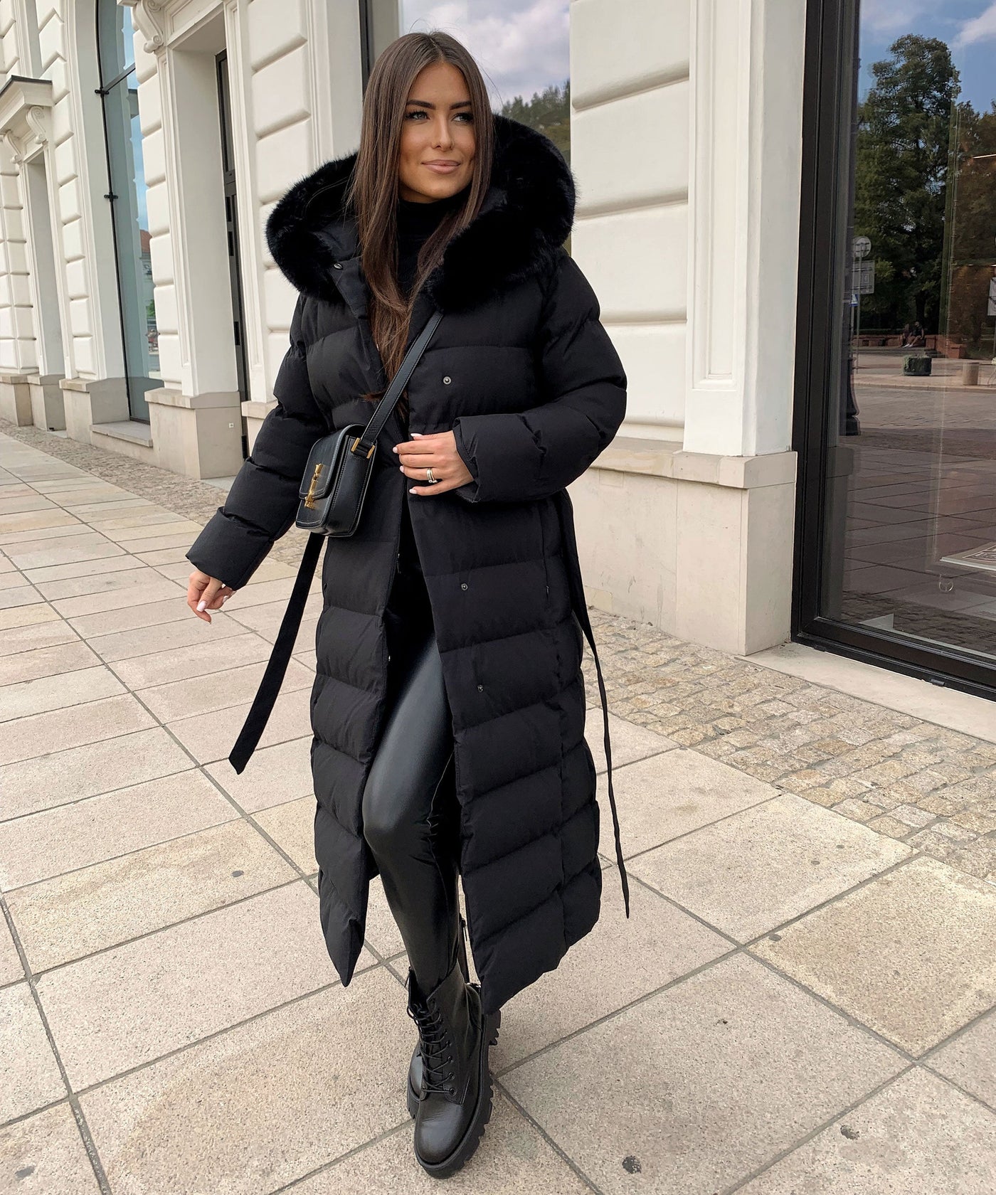 Dames Lange Gewatteerde Winterparka Met Capuchon En Ceintuur
