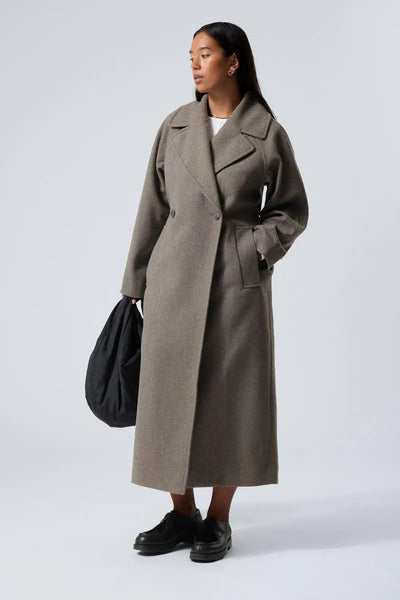 Dames Lange Oversized Wollen Jas Met Brede Revers En Minimalistisch Design