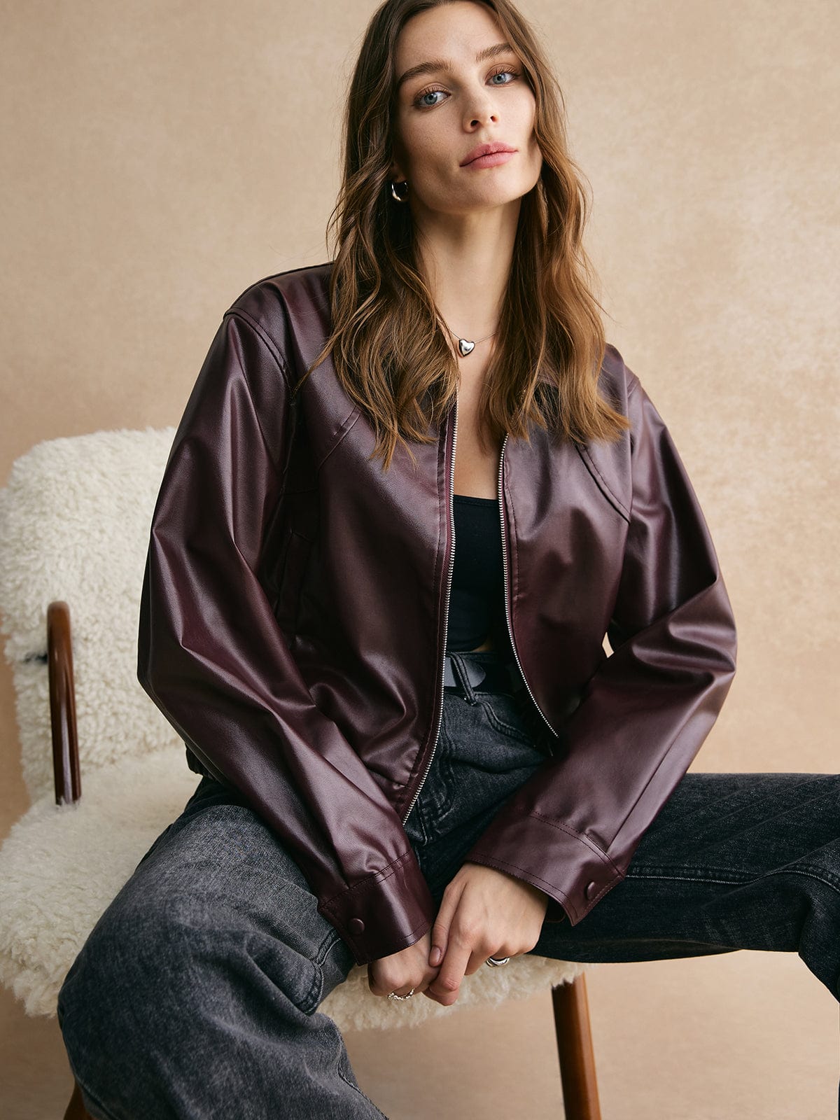 Dames Cropped Leren Jas Met Glanzende Afwerking En Elegante Pasvorm