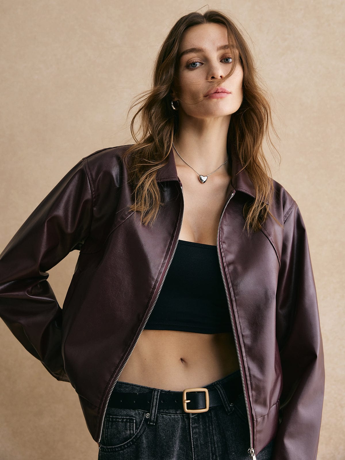 Dames Cropped Leren Jas Met Glanzende Afwerking En Elegante Pasvorm