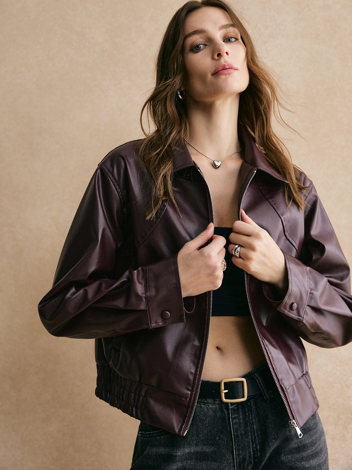Dames Cropped Leren Jas Met Glanzende Afwerking En Elegante Pasvorm