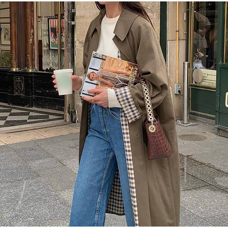 Dames Lange Trenchcoat Met Elegante Snit En Geruite Voering