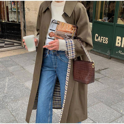 Dames Lange Trenchcoat Met Elegante Snit En Geruite Voering