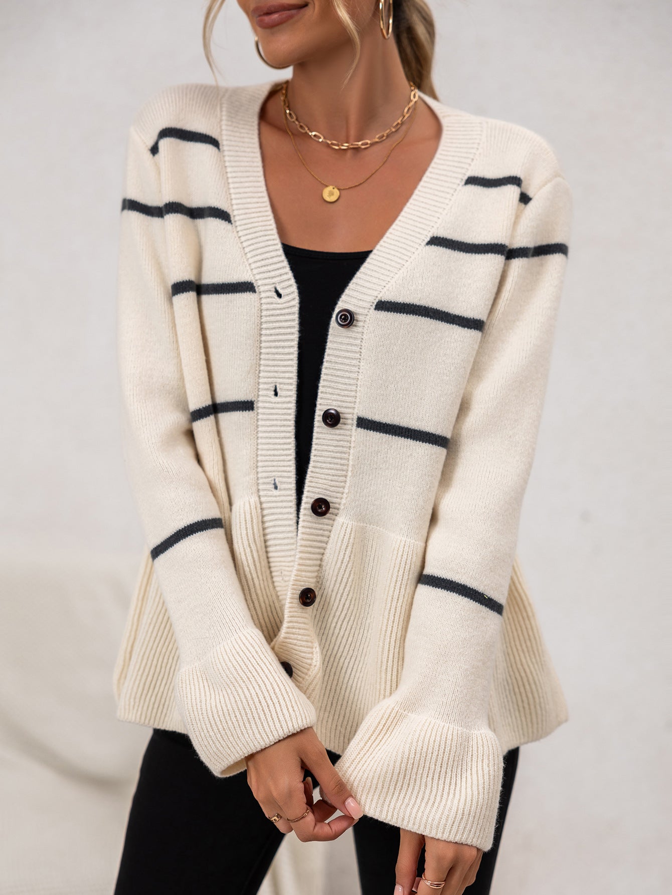 Dames Gestreepte Gebreide Cardigan Met V-Hals En Knoopsluiting