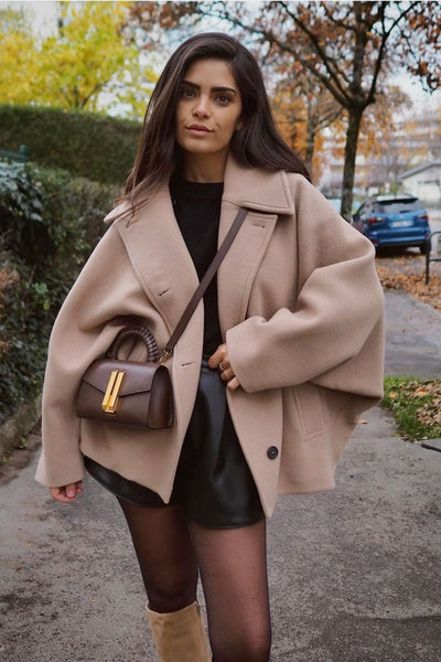Dames Oversized Beige Wollen Jas Met Knopen En Lange Mouwen