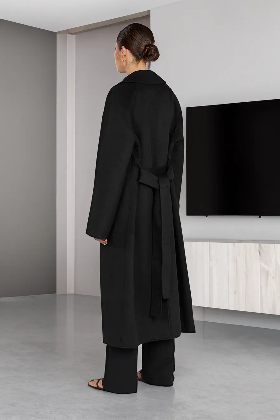 Dames Lange Wollen Trenchcoat Met Reverskraag En Elegante Pasvorm