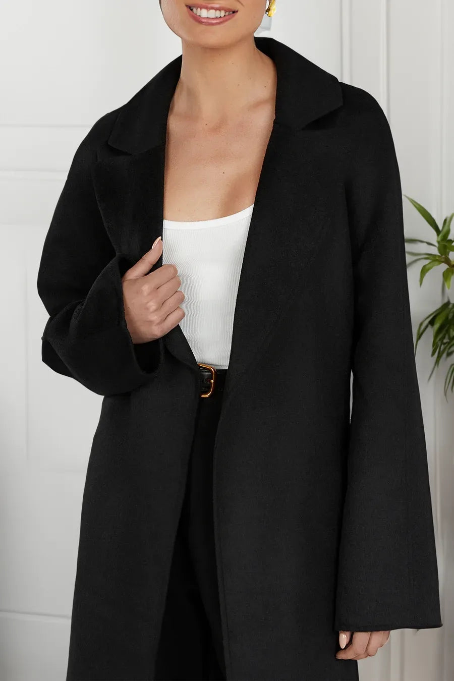Dames Lange Wollen Trenchcoat Met Reverskraag En Elegante Pasvorm