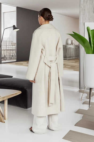 Dames Lange Wollen Trenchcoat Met Reverskraag En Elegante Pasvorm