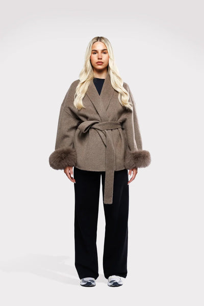 Dames Wrap Coat Met Luxe Imitatiebont En Tijdloos Design