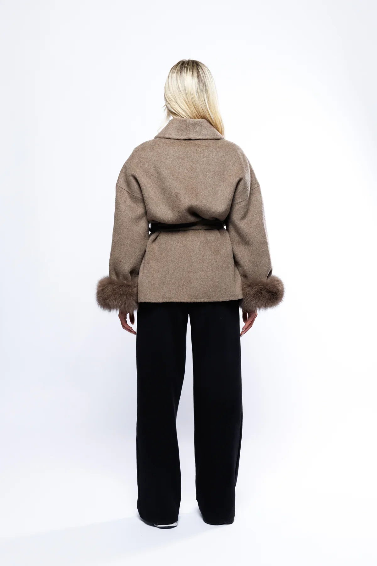 Dames Wrap Coat Met Luxe Imitatiebont En Tijdloos Design