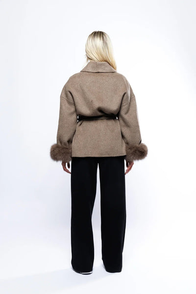 Dames Wrap Coat Met Luxe Imitatiebont En Tijdloos Design